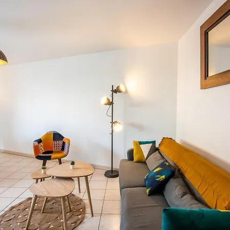 Апартаменты Chic Appart Avec Parking Au Centre-ville